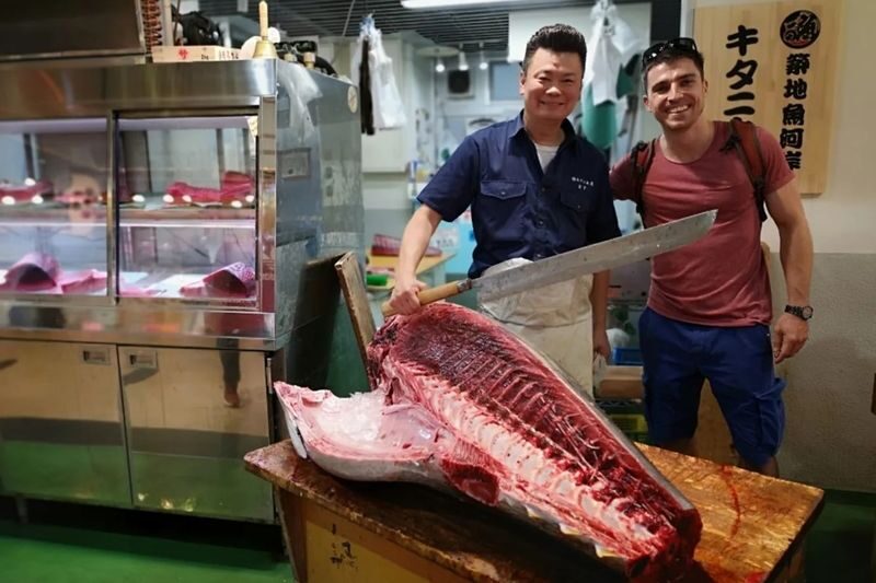 Tsukiji Fish Market Tour: Behind the Scenes & 10 Seafood Tastings - What makes this Tsukiji walk worthwhile