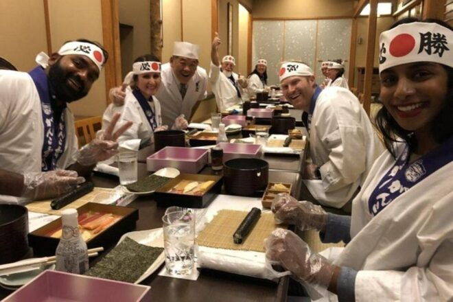 Tsukiji Fish Market Visit With Sushi Making Experience - Live Tour Guide in English
