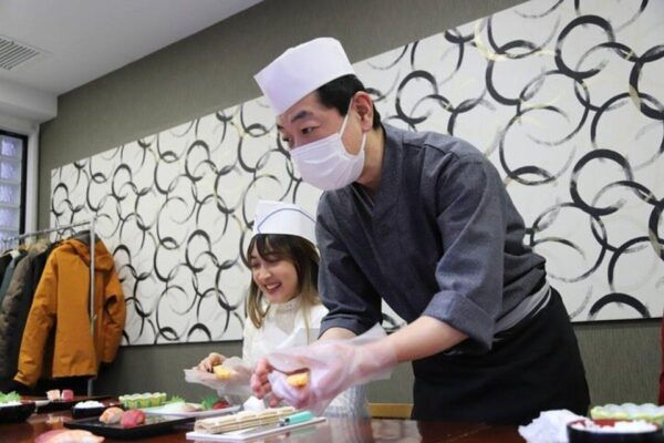 Tsukiji Fish Market Visit With Sushi Making Experience - Full Description