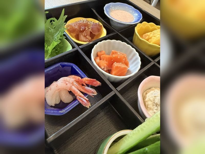 Tsukiji Temaki Sushi Cooking Class: Fresh Seafood & Vegan Options - Choosing the right package
