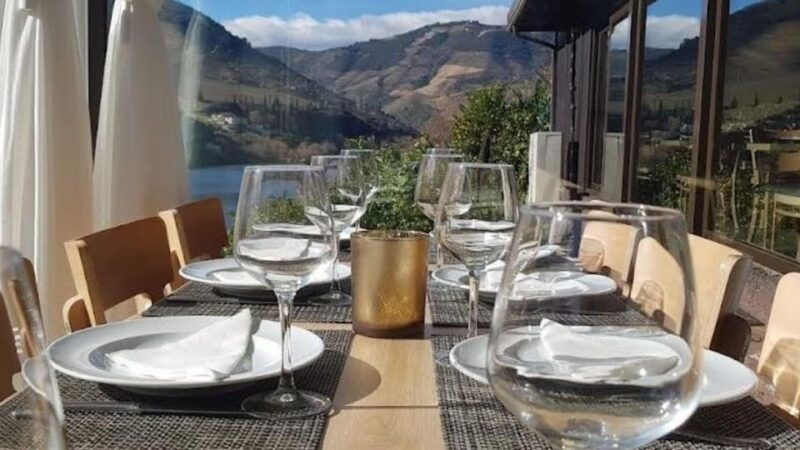 TUA, Ansiães: Boat Trip (Tua - Pinhão) + Lunch (Calça Curta) - Exploring the Douro Valley from Tua to Pinhão