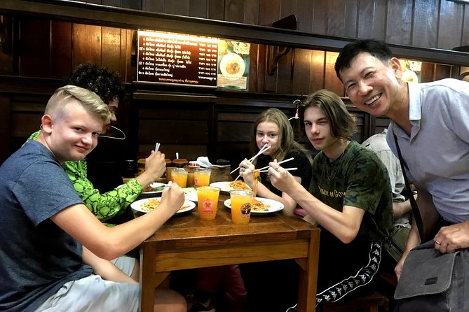 Tuk Tuk Bangkok Private Tour: WW2 Pad Thai, 360-Viewpoint, Chinatown (Pickup) - Tour Inclusions