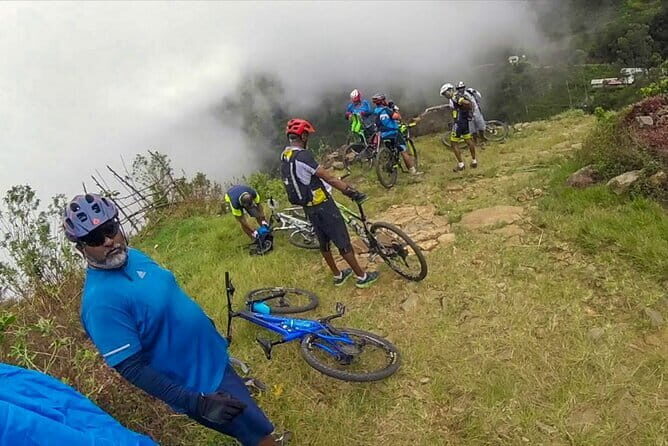 Tuk Tuk safari and Picnic in The Tea Plantation from Ella,Haputale & Bandarawela - The Experience of Visiting a Real Tea Factory