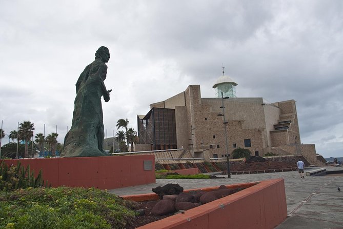 Tuk-Tuk Tour Around Las Canteras Beach - History and Culture