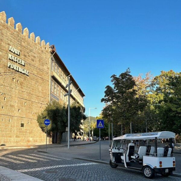 Tuk-Tuk Tour in Guimarães + Green Wine Tour and Tastings - Inclusions and Exclusions