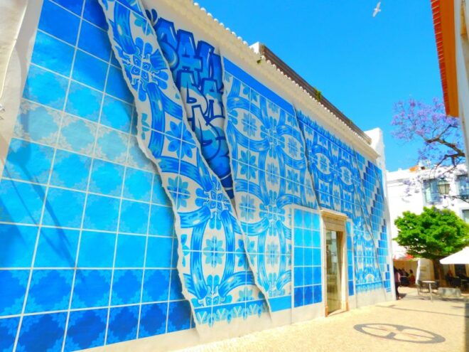 TUK TUK Tour Lagos Old& New Town& Beaches- Best Way to Know - The Sum Up