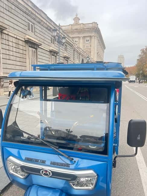 Tuktuk historical tour of Madrid 1 Hr in a fun and original way - Tuktuk Historical Tour of Madrid 1 Hr in a Fun and Original Way