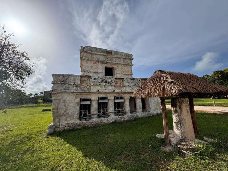 Tulum: Guided Tour of Mayan Ruins and Coral Reef Swim - Discovering the Mayan Ruins of Tulum