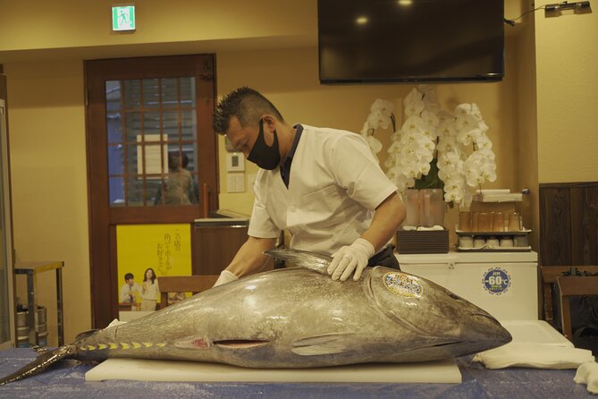 Tuna Cutting Show in Tokyo & Unlimited Sushi & Sake - Tuna Cutting Show in Tokyo