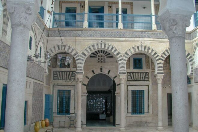 Tunis: Medina Guided Walking Tour - Taking in Tunisian Culture and History
