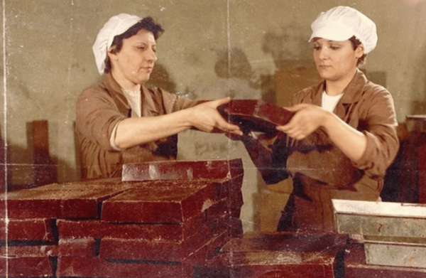 Turin Chocolate Factory Tour & Tasting: From 1915 - Transformation of Cacao Beans