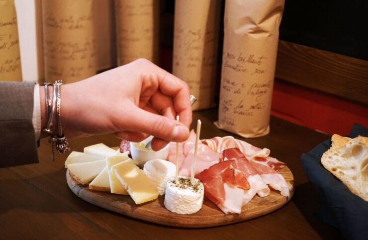 Turin: Guided Food Tour With Chocolate & Wine Tasting - Good To Know