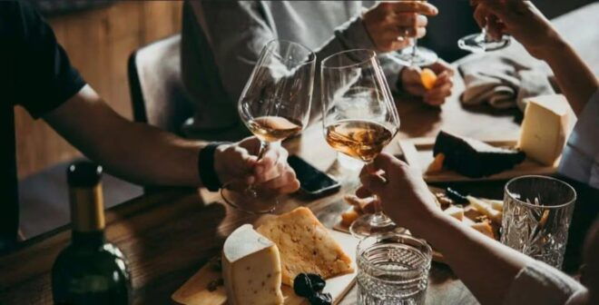 Turin Market Tour & Authentic Aperitivo at a Locals Home - Itinerary Breakdown