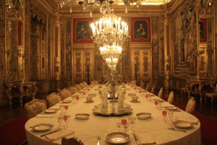 Turin: Royal Palace & Cathedral Tour W/ Skip-The-Line Entry - Meeting Point and Tour Logistics