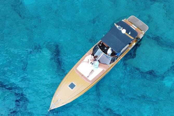 Turtle Island and Keri Caves Yacht Tour - Yacht Tour Overview