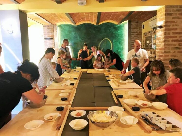 Tuscany: Cake and Biscuit Cooking Class for Kids - Location and Duration