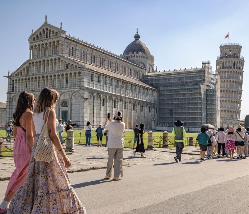 Tuscany Highlights Pisa, San Gimignano, Chianti & Siena Day Tour - Three Tuscan towns in one long day
