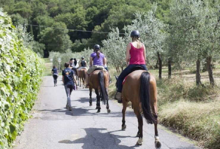 Tuscany: Horseback Riding Adventure With Lunch in a Winery - Tour Details