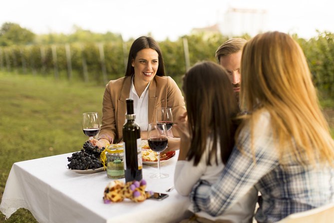 Tuscany: Wine Outdoor Dinning in San Gimignano Winery - Wine Tasting Experience