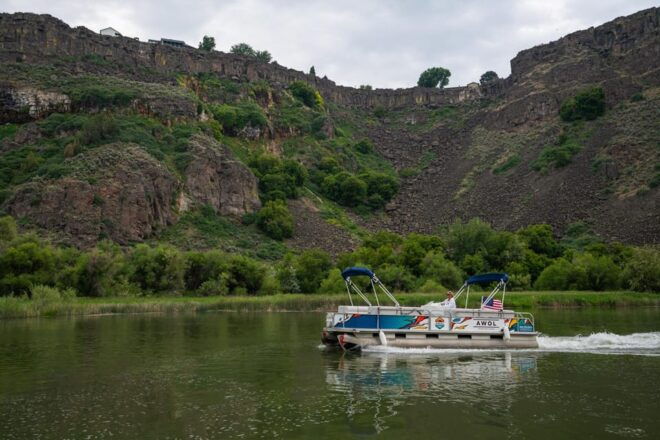 Twin Falls: Scenic Boat Tour of the Snake River - Amenities and Safety