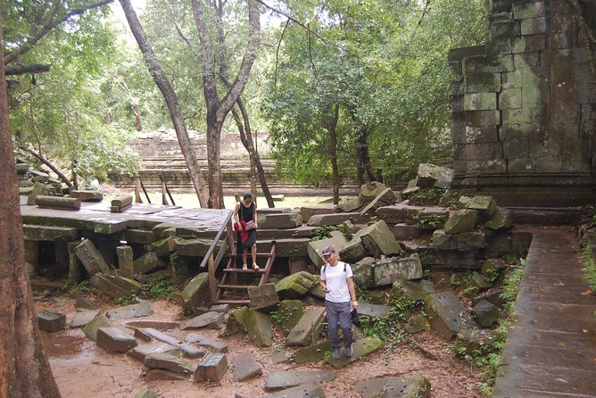 Two Days Angkor Wat Park-Beng Mealea and Kampong Phluk Village - Accessibility and Group Size