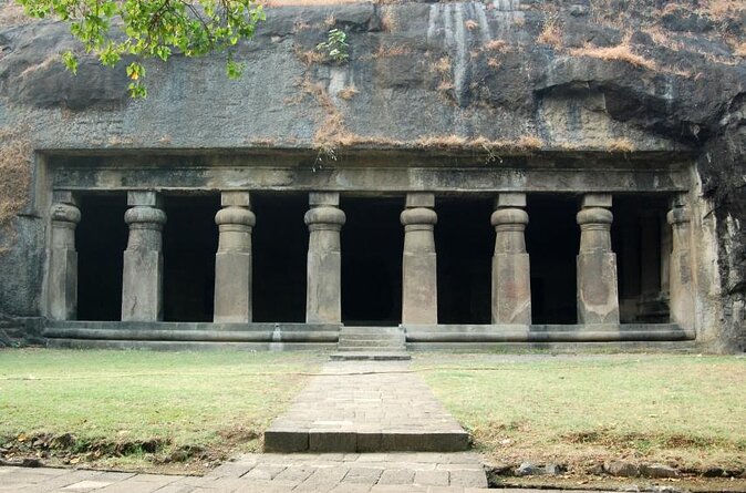 Two Days Mumbai Tour Package : City Slum Elephanta Market - Itinerary Overview