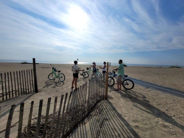 Tybee Island: Historical 2-Hour Bike Tour - Tour Duration and Meeting Point