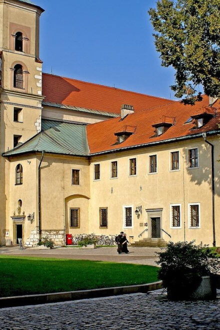 Tyniec: Cruise From Krakow to Tyniec - Exploring Tyniec Abbey