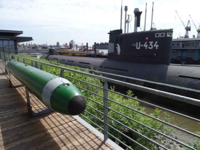 U-Boot Museum & War History Private Tour in Hamburg - Related Activities