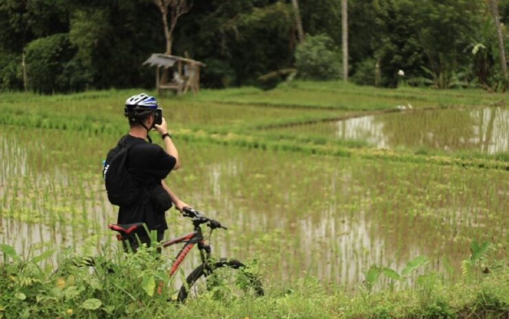 Ubud: Afternoon Cycling Tour With Photographer and Lunch - Good To Know