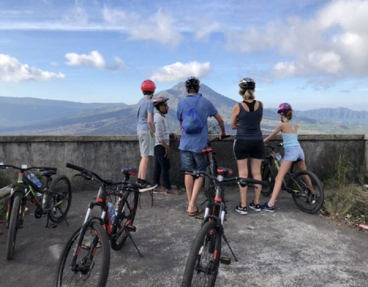 Ubud: Afternoon Cycling Tour With Photographer and Lunch - Tour Overview