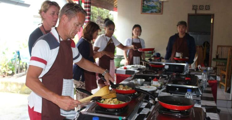 Ubud: Balinese Cooking Class and Market Tour With Transfers - Experience Highlights