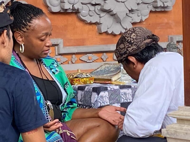 Ubud : Combination of Palm Reading and Healing Therapy - The Sum Up