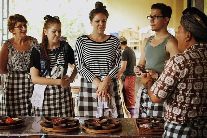 Ubud Cooking Class Bali With Balinese Chef - Date, Travelers, and Meeting Points