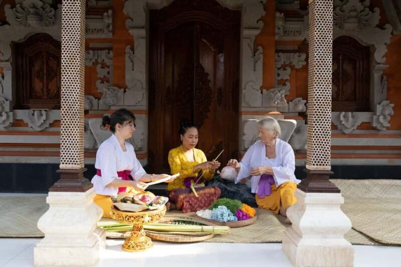 Ubud: Cultural Fashion Experience w/ Makeup & Photoshoot - FAQ