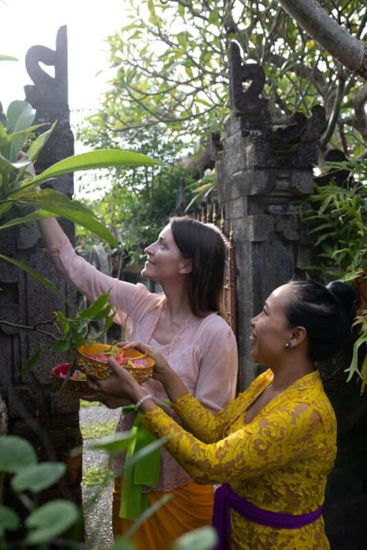 Ubud: Cultural Fashion Experience w/ Makeup & Photoshoot - What to Bring
