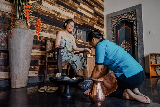 Ubud Full-Body Massage With Health Drinks and Fruit - Village-Style Spa Setting