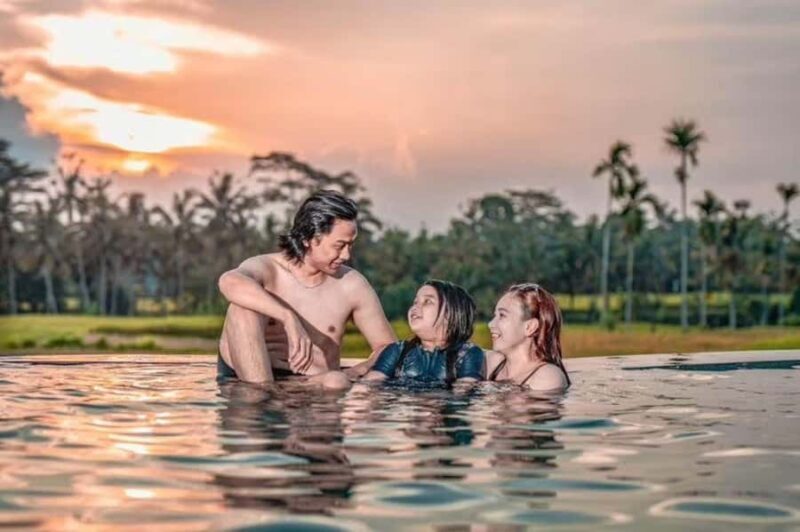 Ubud: Gautama Street, Cretya Sunset & Bar Hoping Night Tour - Good To Know