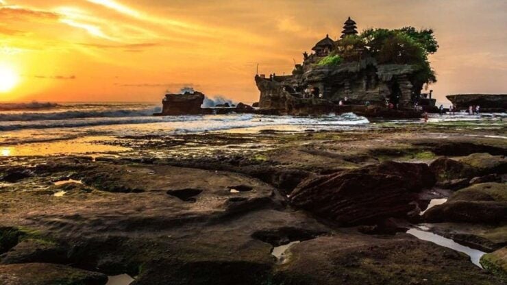 Ubud: Jungle Club, Waterfall, Market, and Tanah Lot Tour - Tour Overview