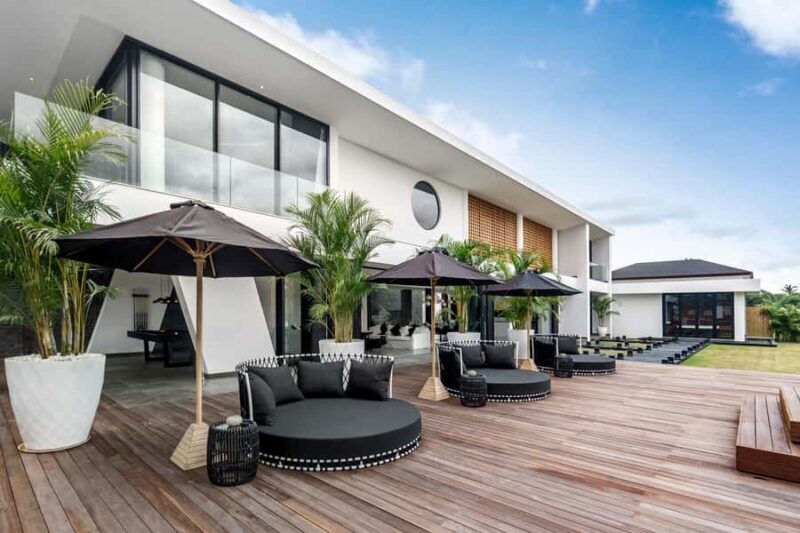 Ubud: luxury villa pool afternoon experience (Secret Sunbed) - An Inside Look at the Secret Sunbed Experience