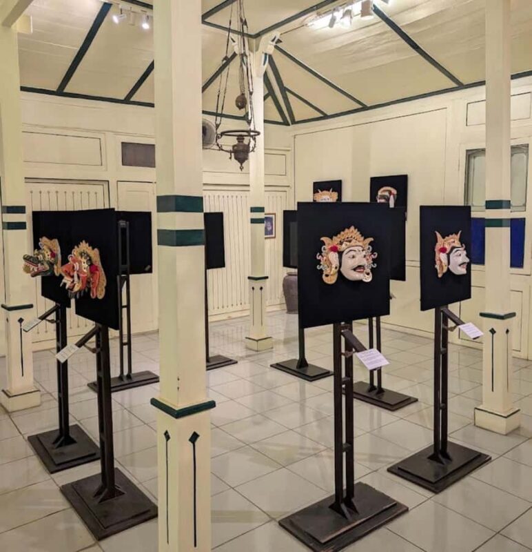 Ubud: Mask Museum, Heritage Homes, and Waterfall Tour - Detailed Breakdown of the Itinerary