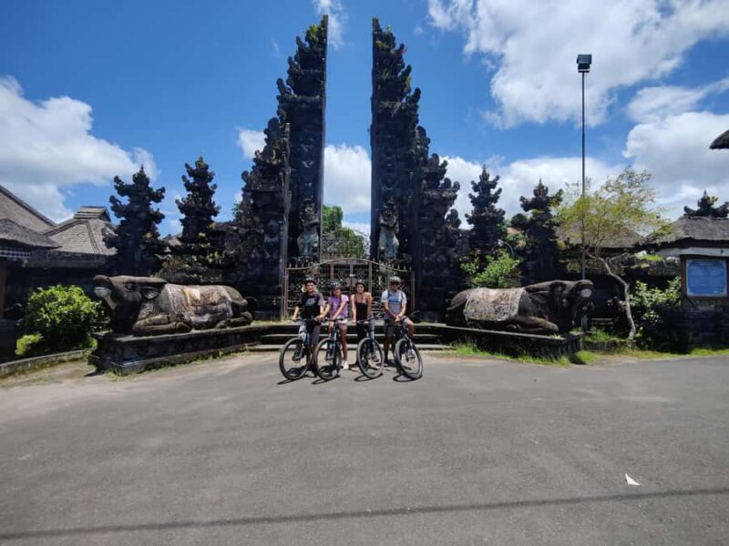 Ubud: Old Spiritual Village & Countryside Life Cycling Tour - Lunch and Cultural Insights