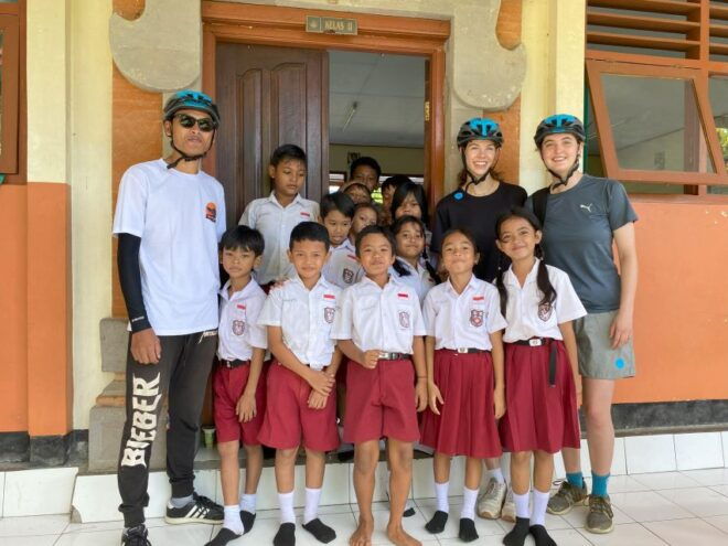 Ubud: Private Bike Tour With Rice Field, Volcano, Meal, Pool - Immersive Cultural Experiences