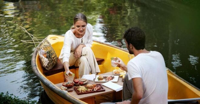 Ubud: Romantic Picnic Lunch on a Boat - Product Information