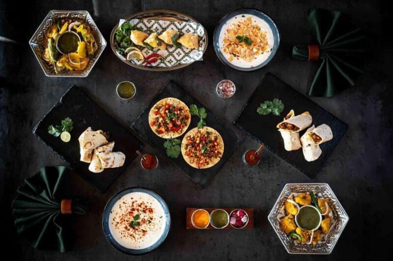 Ubud: Sans Indian Restaurant Dining Experience - The Dining Atmosphere and Decor