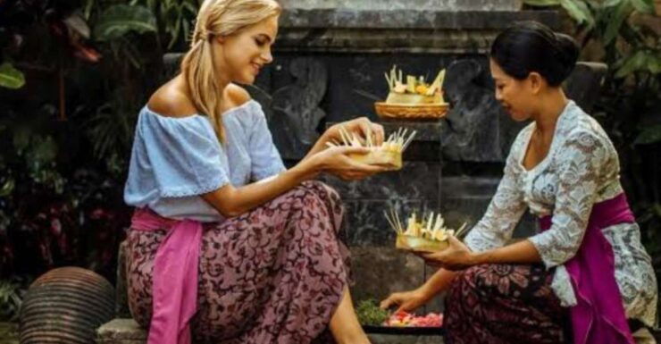 Ubud: Soul Retreat & Holistic Mantra Healing Experiences - Canang Sari: Balinese Offering and Gratitude Ritual