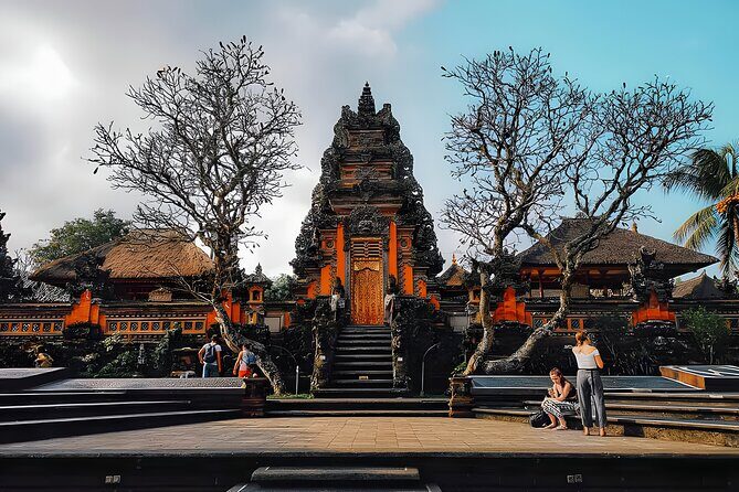 Ubud Waterfall and Tanah Lot Sunset Tour Packages - Tanah Lot: Bali’s Cliffside Icon