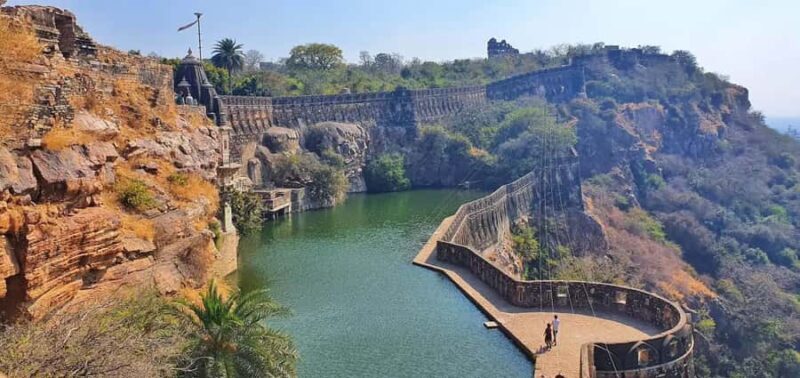 Udaipur: Chittorgarh Fort Day Trip with Lunch & Entry - Exploring the Magnificent Chittorgarh Fort
