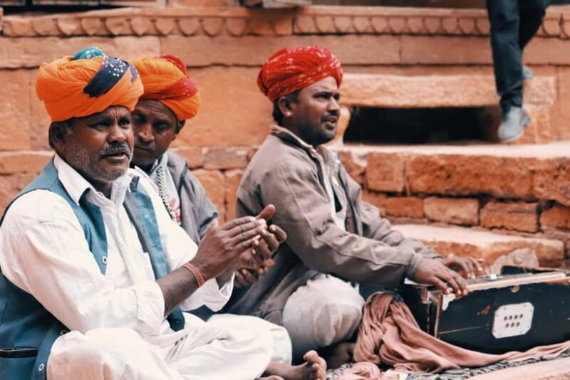 Udaipur: City Palace, Jagdish Temple, and Lake Pichola Tour - The Sum Up