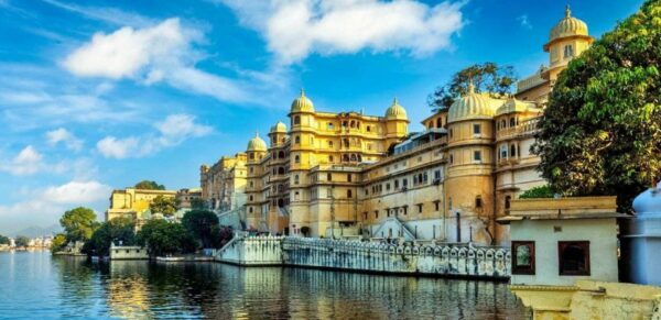 Udaipur: City Palace Museum Tour and Lake Pichola Boat Tour - The Sum Up